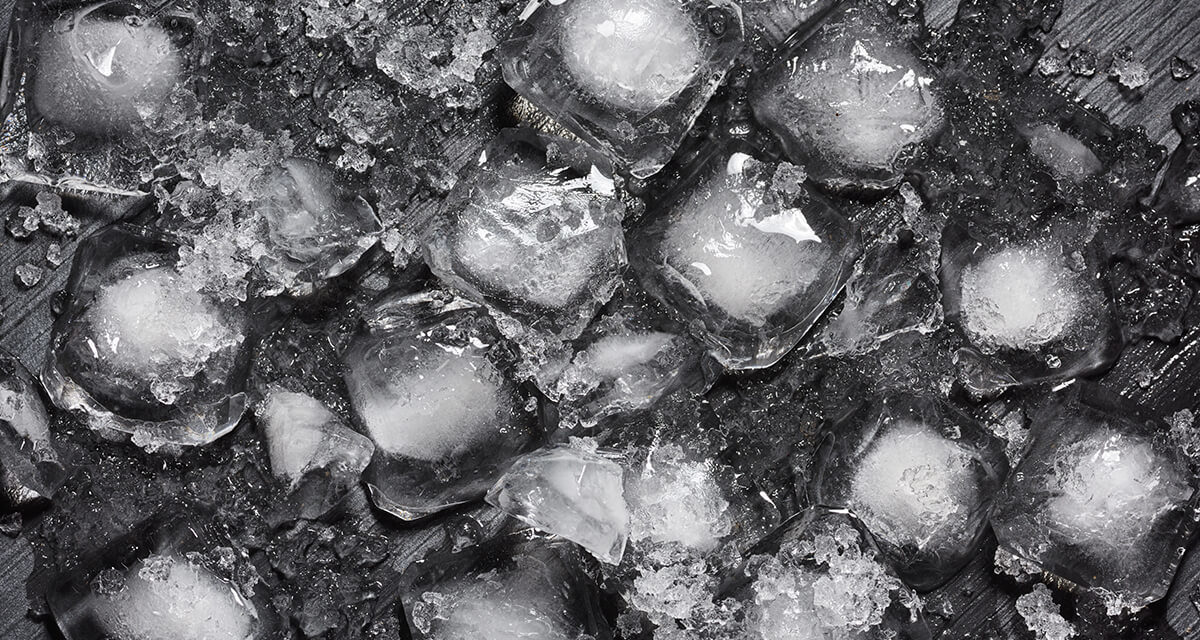 Crushed Ice Vs. Cracked Ice: What's the Difference? • A Bar Above