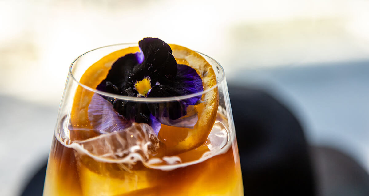 7 Common Flowers You Can Use As Garnishes For Your Cocktail