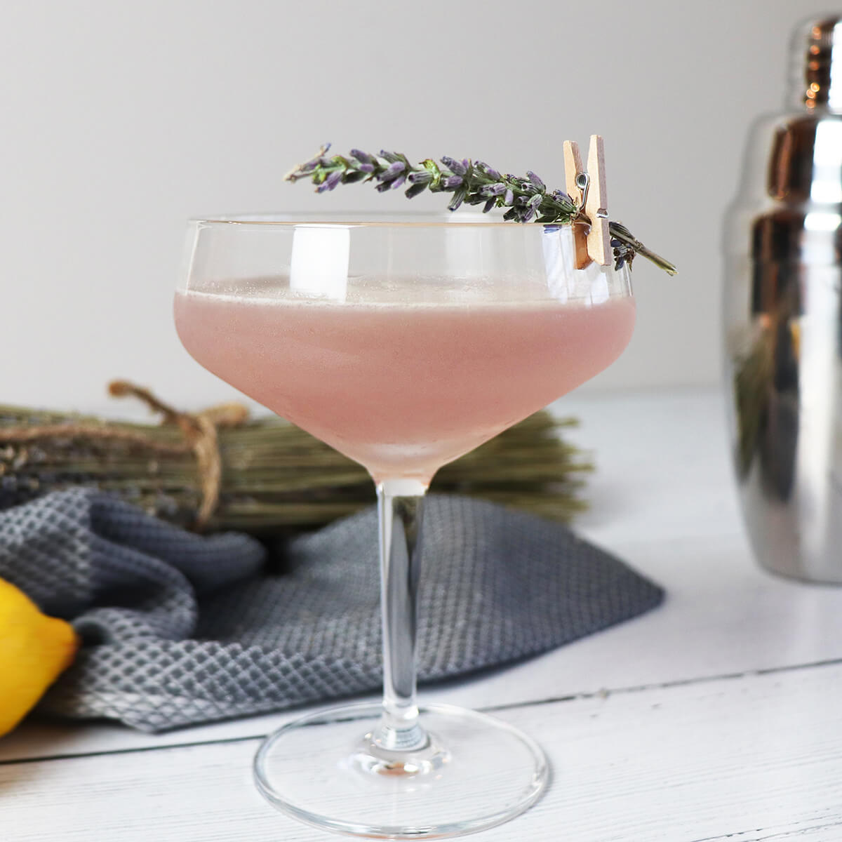 Lavender Bees Knees Cocktail Recipe