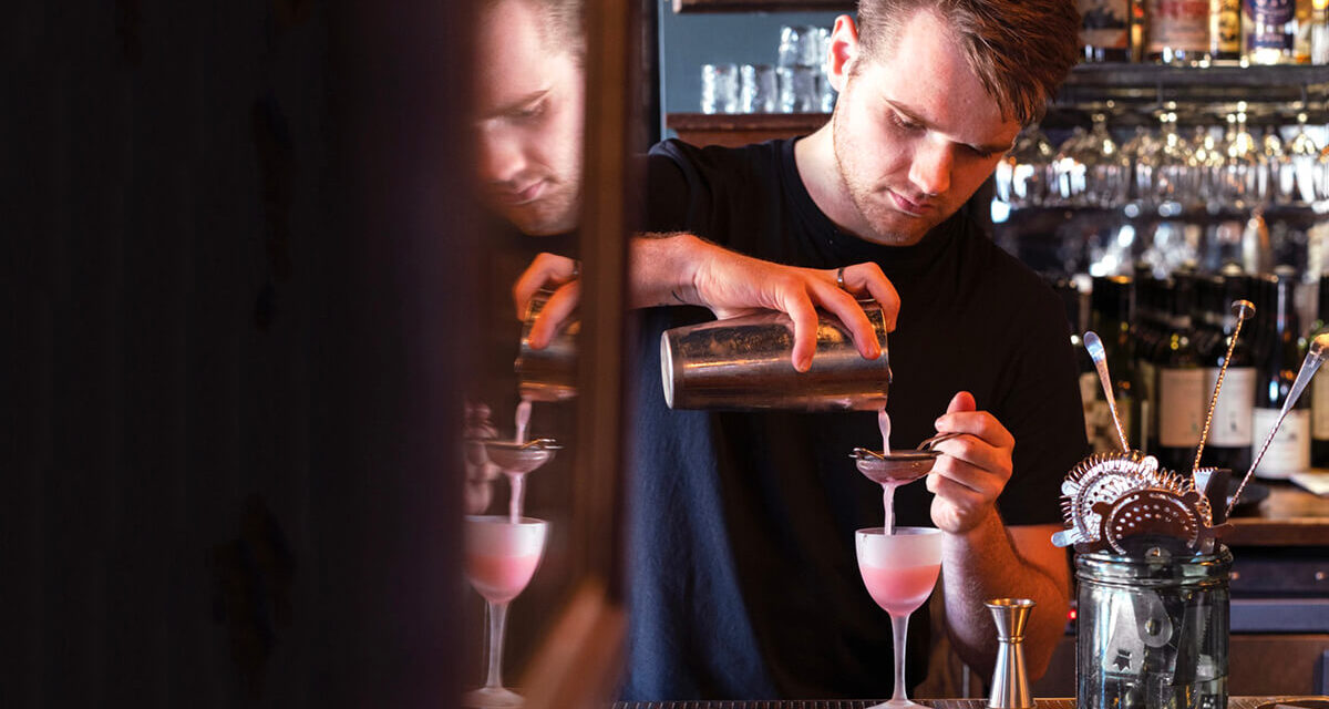 Meet the Mixologist: Harry Lodge from @shakermakers