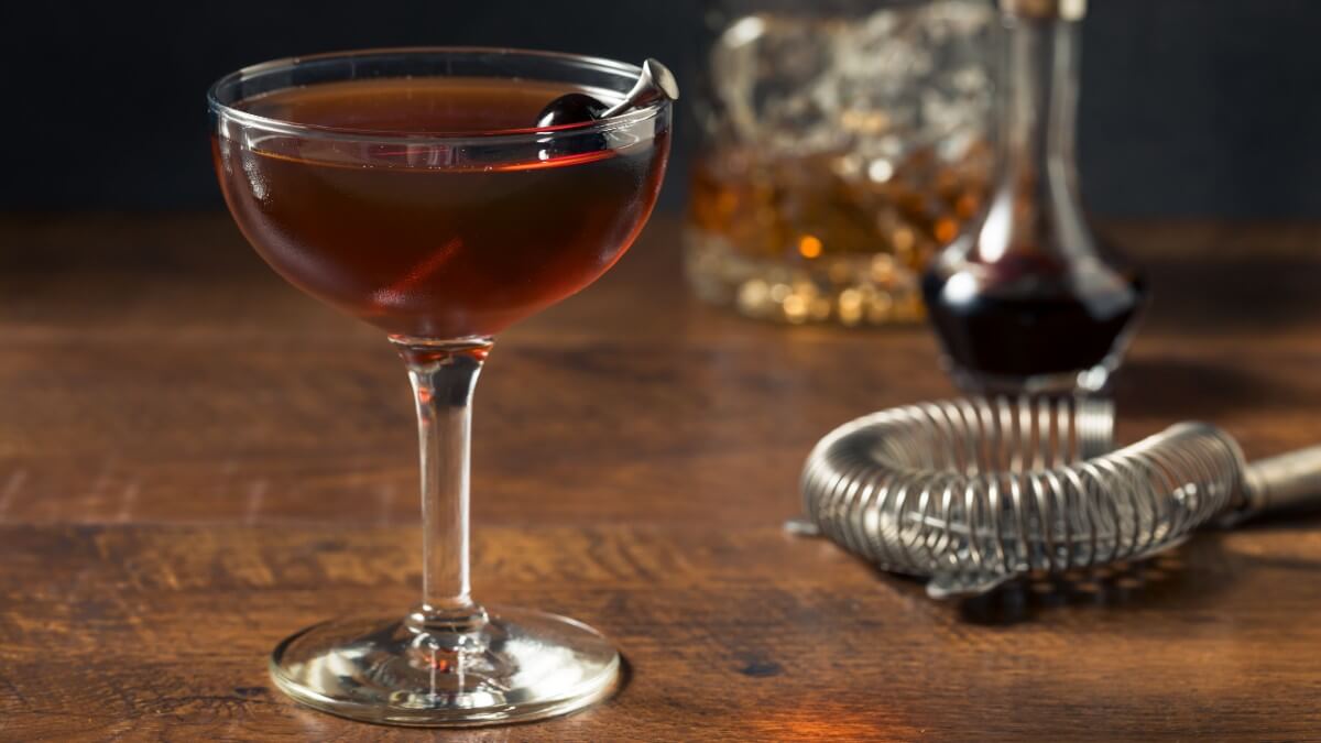 Manhattan Cocktail - Learn How To Make This Timeless Classic