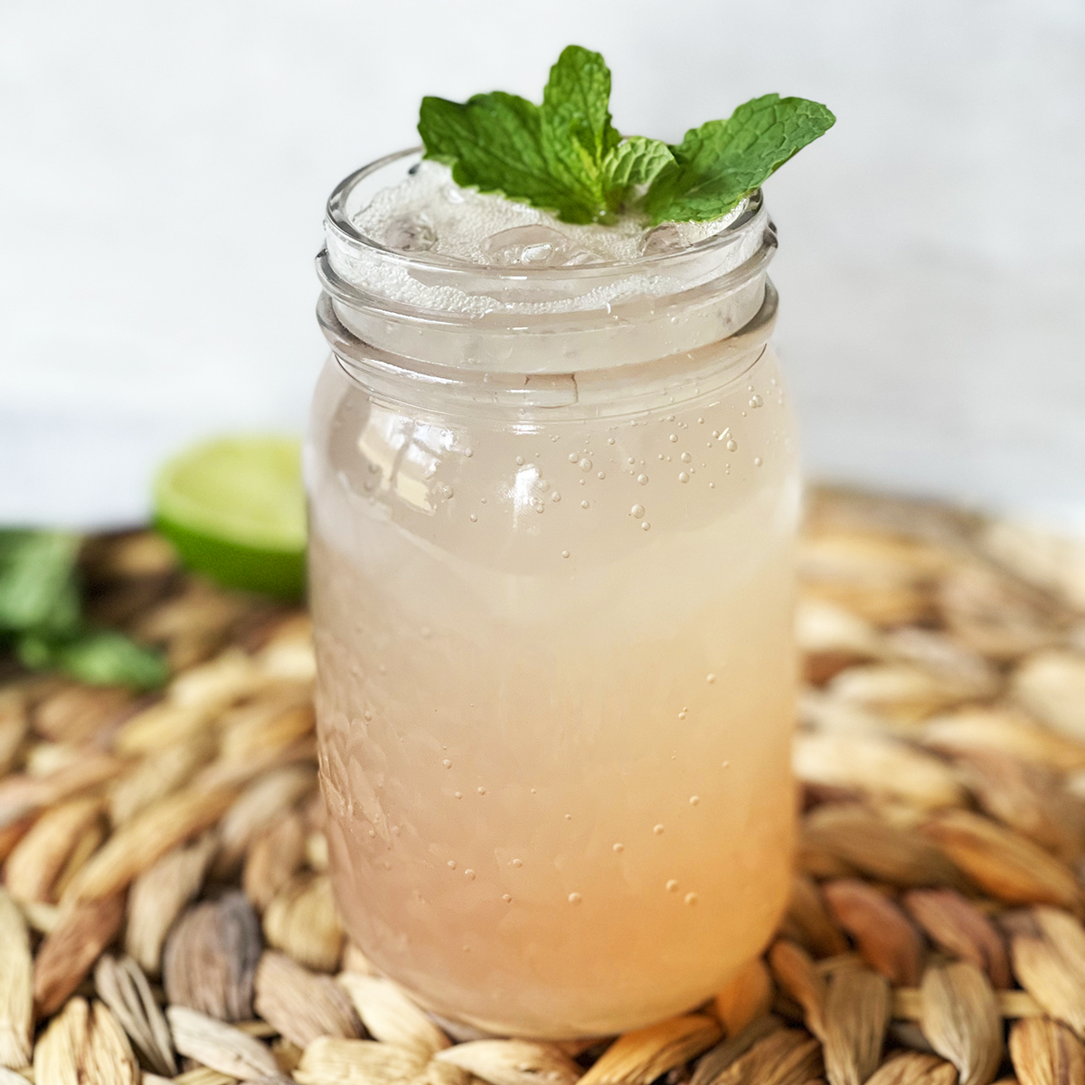 Grapefruit Spritzer Mocktail